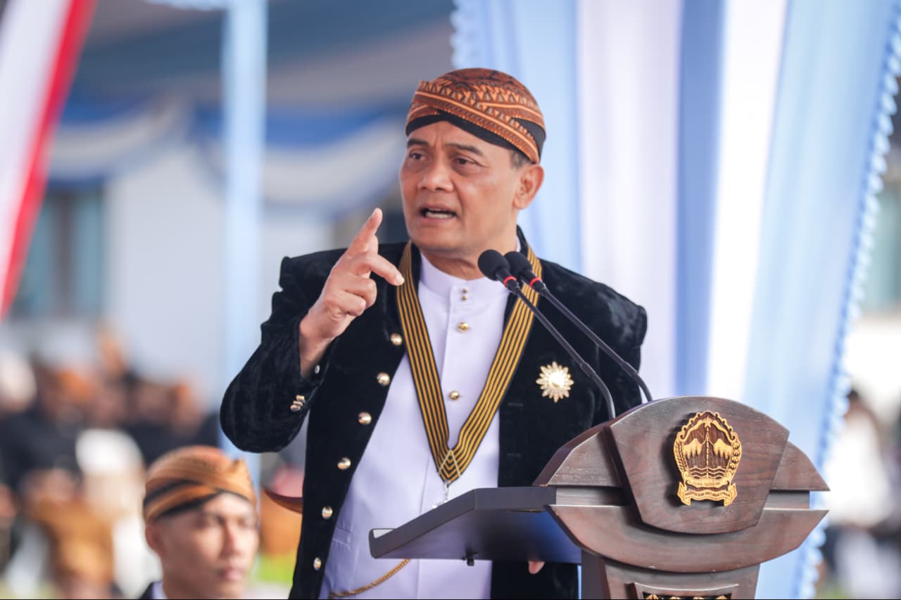 Gubernur Jawa Tengah Ahmad Luthfi saat menjadi inspektur upacara peringatan Hari Ulang Tahun ke-81 Jawa Tengah di Alun-Alun Kidul Boyolali (Pemprov Jateng)