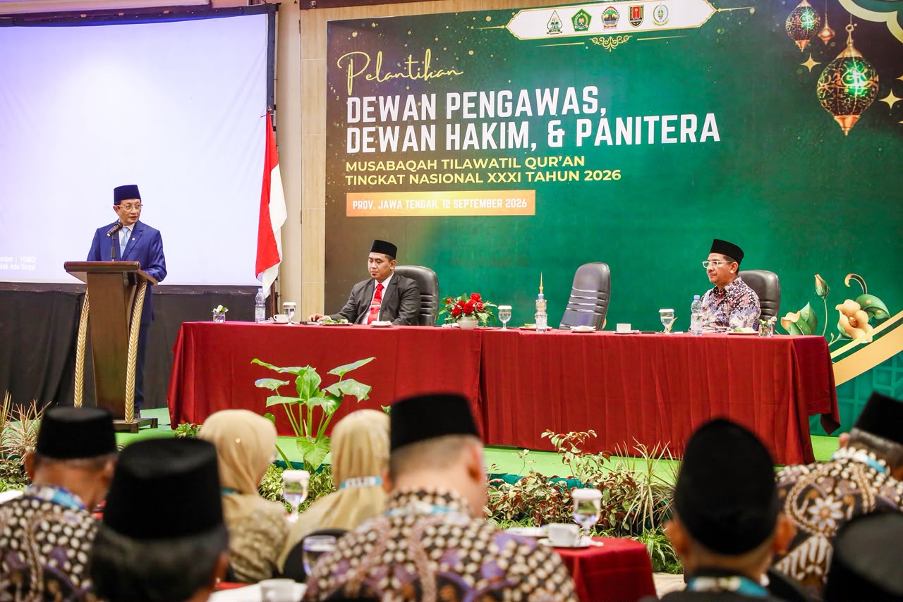 Menteri Agama Nasaruddin Umar saat memberikan arahan dalam pengukuhan Dewan Pengawas dan Dewan Hakim MTQ Nasional XXXI di Grand Candi Hotel Semarang (foto: Pemprov Jateng)