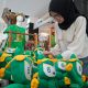 Deretan merchandise resmi MTQ Nasional XXXI seperti boneka maskot Saqur dan suvenir IKM yang dipajang di Dekranasda Store Jawa Tengah (foto: Pemprov Jateng)