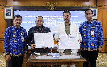 Penandatanganan kerja sama pembangunan mini refinery antara Komisaris Nusantara Petroleum and Petrochemical Talal Ourfali dan Perumda Aneka Usaha Jepara di Kantor Gubernur Jateng, Kamis, 17 September 2026 (foto: Pemprov Jateng)