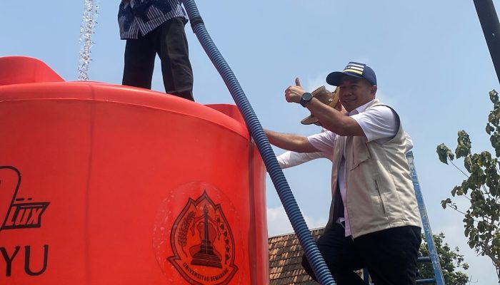 Kekeringan di Sragen, USM Salurkan Bantuan Toren dan 136 Ribu Liter Air Bersih