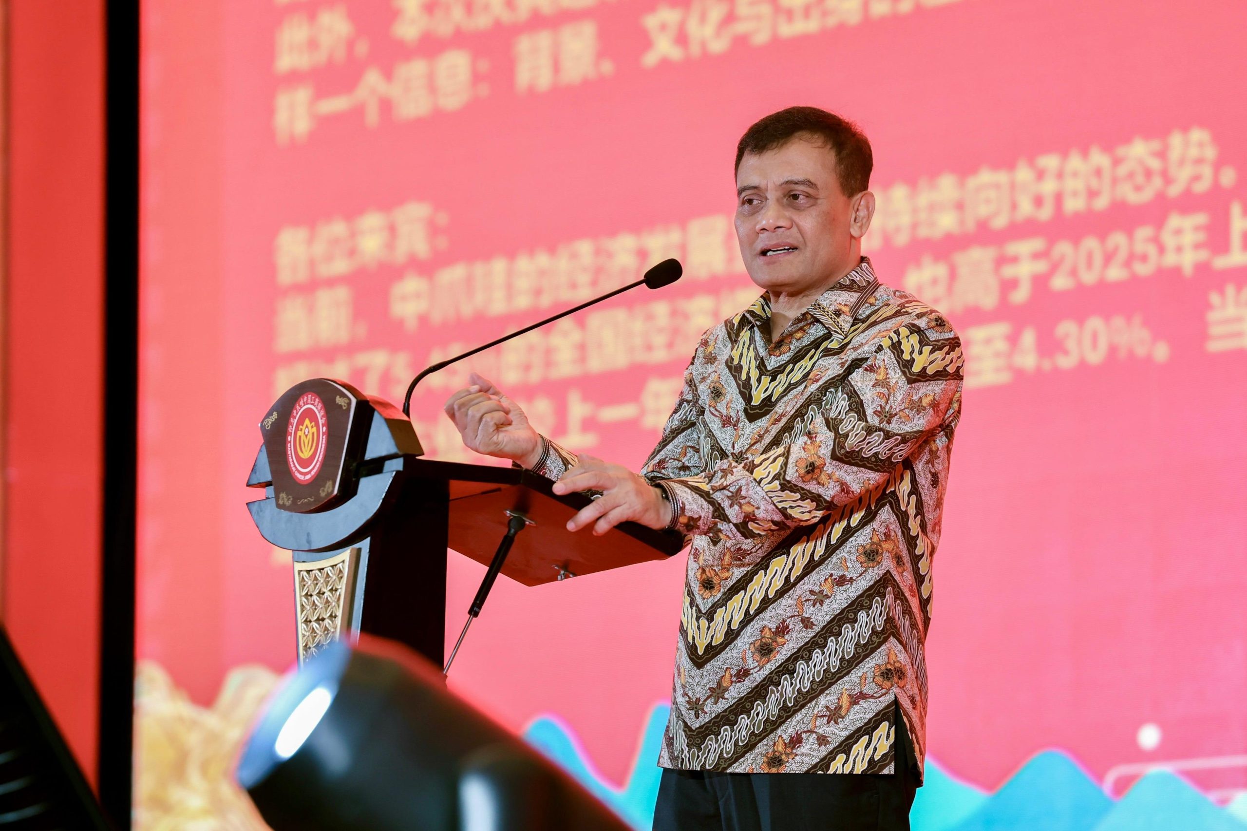 Gubernur Jawa Tengah Ahmad Luthfi menyampaikan sambutan pada acara Gala Dinner Festival Pertengahan Musim Gugur di Hotel PO, Kota Semarang, Sabtu, 19 September 2026 (foto: Pemprov Jateng)