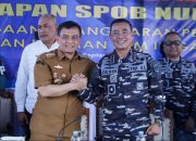 Gubernur Jawa Tengah Ahmad Luthfi bersama Pangkoarmada RI Laksamana Madya TNI Denih Hendrata (kiri) saat konferensi pers pengungkapan 407 ton solar ilegal di Mako Lanal Semarang, Senin, 21 September 2026 (foto: Pemprov Jateng)