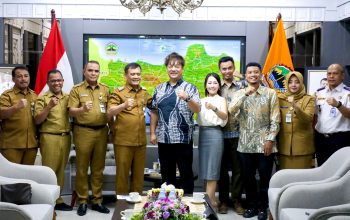 Gubernur Jawa Tengah Ahmad Luthfi bersama CEO 3EEE Inc Japan Norio Tanaka saat audiensi penyiapan tenaga kerja sektor transportasi di Kota Semarang, Senin, 21 September 2026 (foto: Pemprov Jateng)