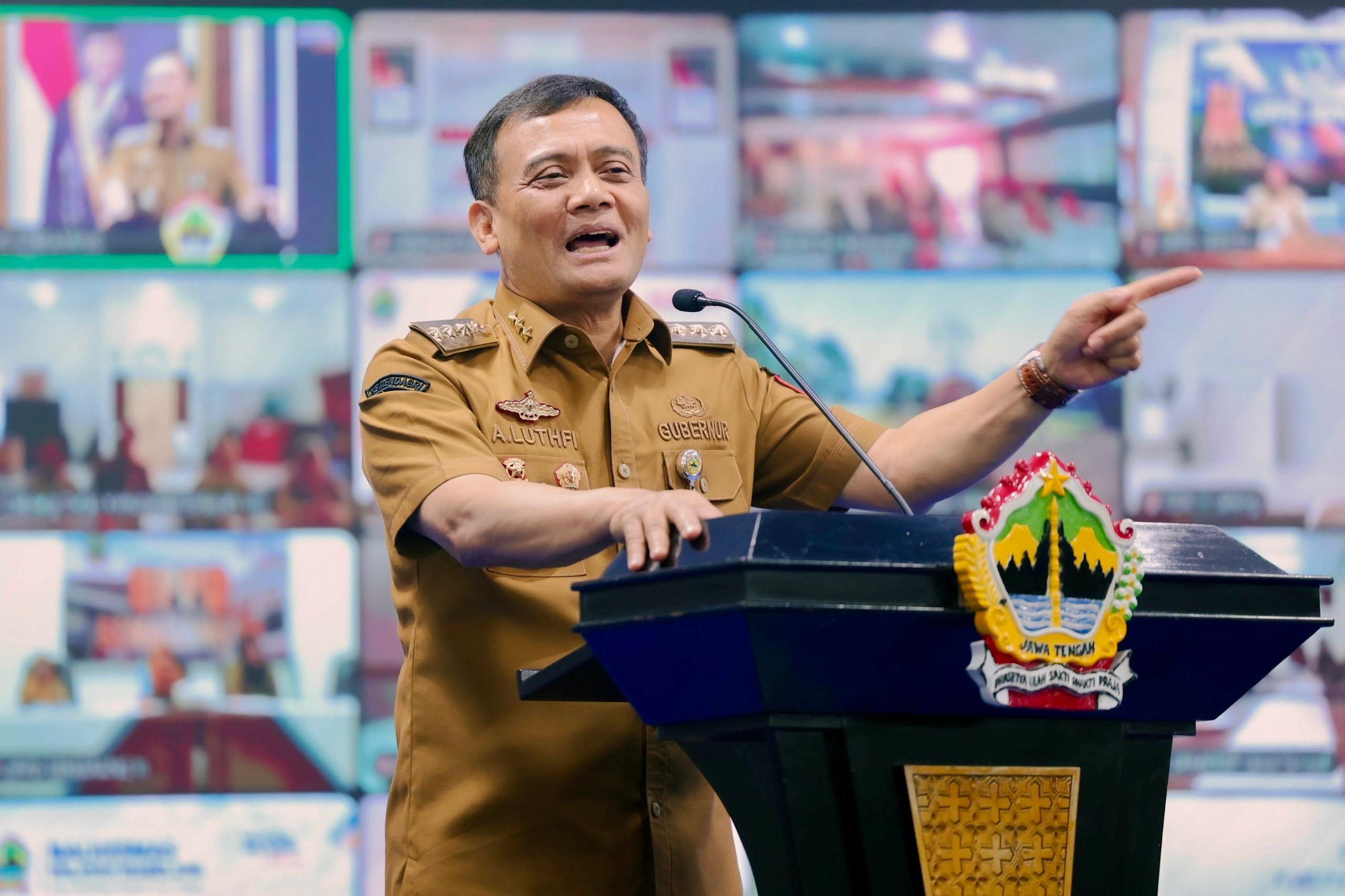Gubernur Jawa Tengah Ahmad Luthfi dalam pelantikan pimpinan tinggi pratama yang baru di Gedung Gradhika Bhakti Praja, Semarang, Senin, 21 September 2026 (foto: Pemprov Jateng)
