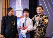 Gubernur Jawa Tengah Ahmad Luthfi menerima penghargaan Kepala Daerah Penggagas Program Sekolah Kemitraan Pertama di Indonesia Jumat, 25 September 2026 (foto: Pemprov Jateng)