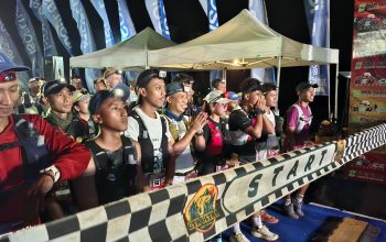 Peserta kategori 52 kilometer memulai lomba (flag off) Gajah Trail Run Ultra 2026 di Dusun Kayuwangi, Desa Gedong, Banyubiru, Minggu, 27 September 2026 (foto: Pemprov Jateng)