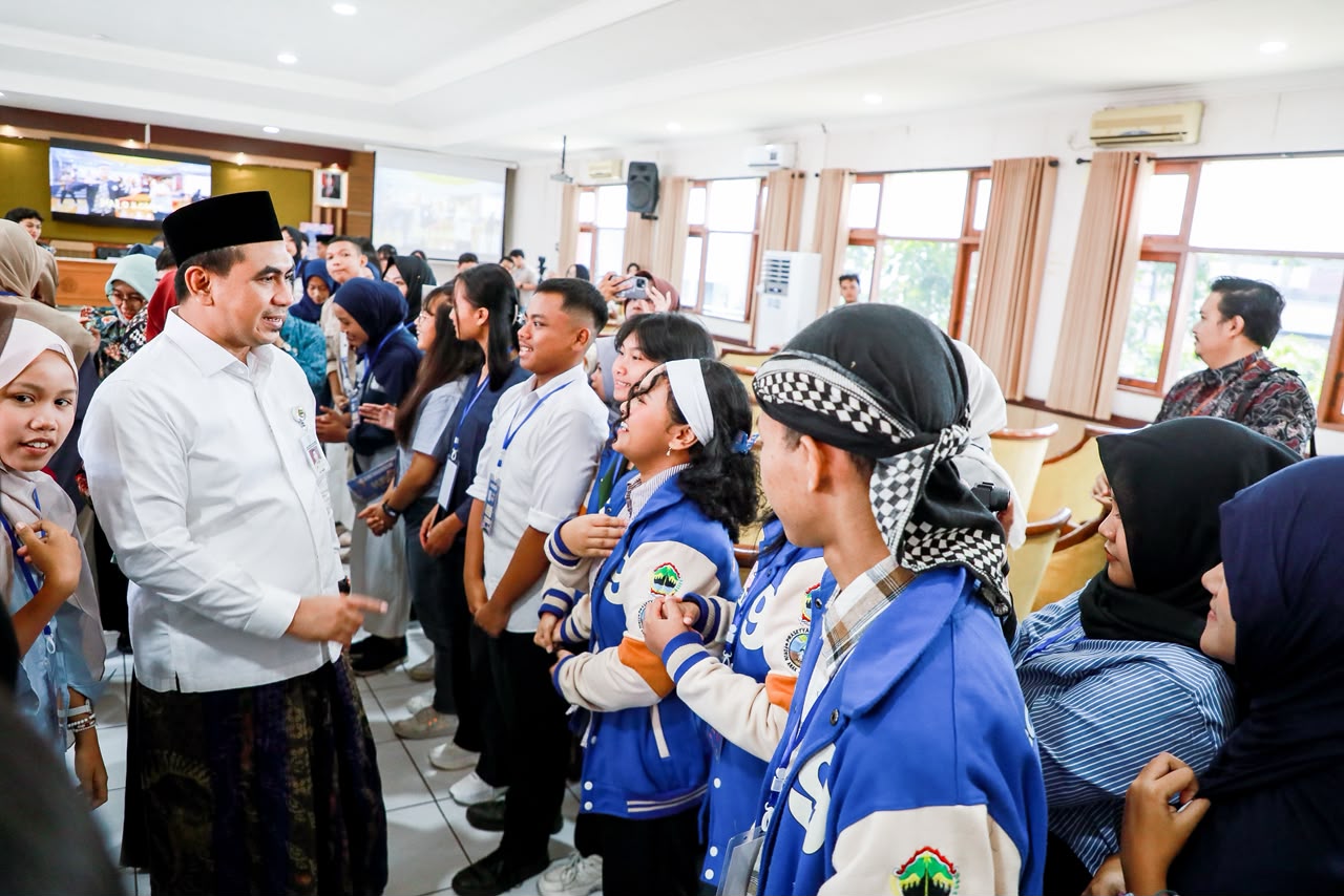Wakil Gubernur Jawa Tengah Taj Yasin Maimoen saat membuka Konferensi Forum Anak Jawa Tengah 2026 di Aula Sumbing BPSDMD, Kota Semarang, Jumat, 2 Oktober 2026 (foto: Pemprov Jateng)