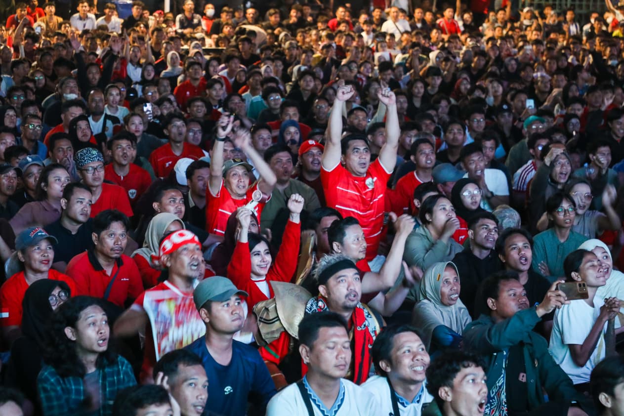 Suasana nonton bareng final FIFA ASEAN Cup 2026 di halaman kantor Gubernur Jateng (foto: Pemprov Jateng)