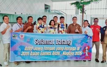 Atlet sepak takraw Jateng mendarat di Bandara Ahmad Yani Semarang pada Senin, 5 Oktober 2026(foto: Pemprov Jateng)