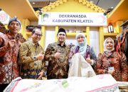 Wakil Gubernur Jawa Tengah Taj Yasin Maimoen saat meninjau Paviliun Jawa Tengah pada ajang Inacraft Oktober Vol. 5 2026 di JICC, Jakarta, Selasa, 7 Oktober 2026 (foto: Pemprov Jateng)