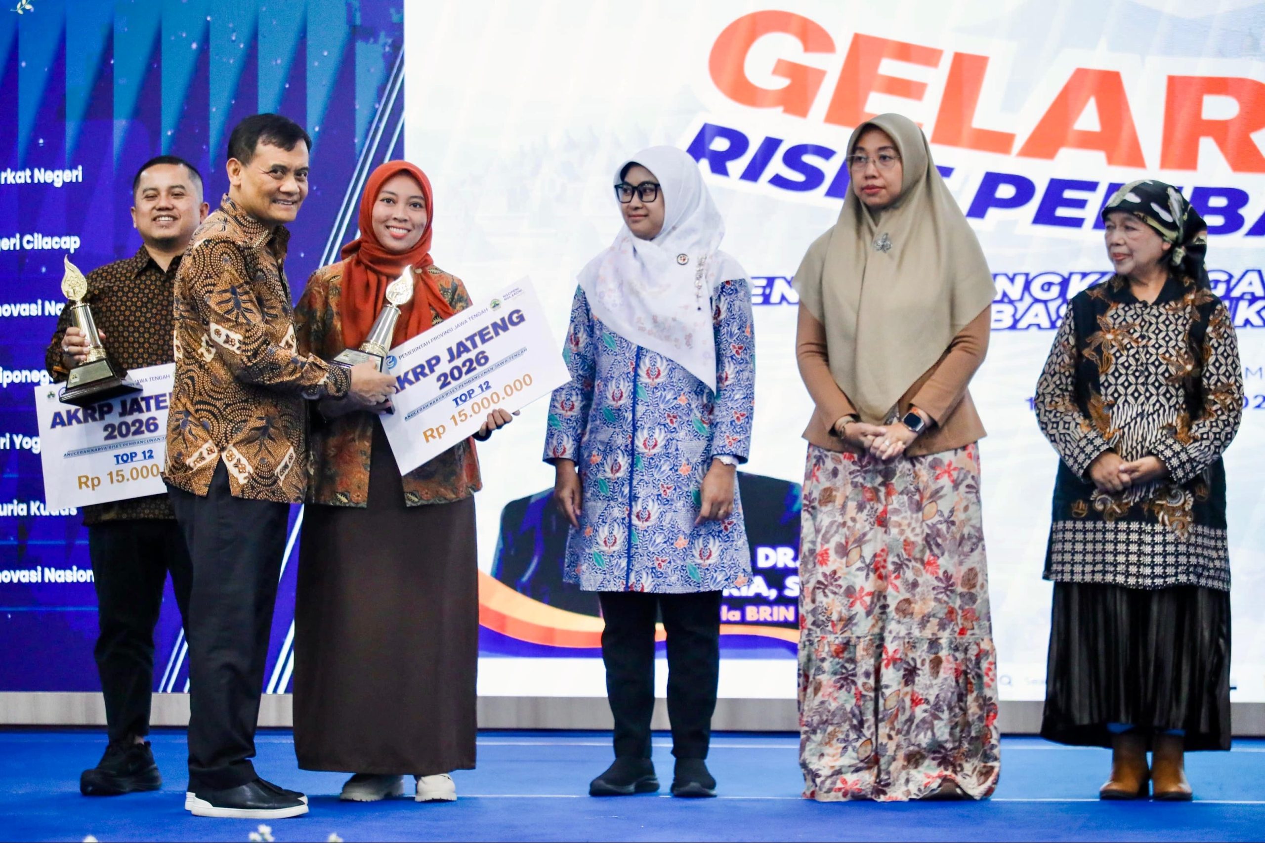 Gubernur Jawa Tengah Ahmad Luthfi dalam acara Gelar Karya Riset Pembangunan dan Menulis Berdampak 2026 di Gedung Gradhika Bhakti Praja, Semarang, Kamis, 15 Oktober 2026 (foto: Pemprov Jateng)