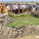Gubernur Jawa Tengah Ahmad Luthfi meninjau pengerjaan pengerukan sedimentasi saluran irigasi avur sepanjang 1,15 kilometer di Kabupaten Demak, Senin, 19 Oktober 2026 (foto: Pemprov Jateng)
