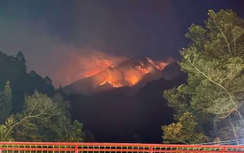 Karhutla Gunung Lawu Belum Padam Total, Heli BNPB Disiagakan untuk Water Bombing