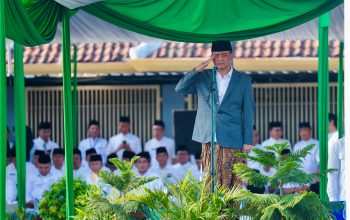 Gubernur Jawa Tengah Ahmad Luthfi memimpin Upacara Peringatan Hari Santri Nasional ke-11 tingkat Provinsi Jawa Tengah di Jalan Pancasila, Kota Tegal, Kamis 22 Oktober 2026 (foto: Pemprov Jateng)