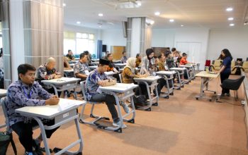 Calon anggota Komisi Informasi (KI) Jawa Tengah mengikuti tahapan psikotes di Fakultas Psikologi Undip, Semarang, Kamis (22/10/2026). (Foto: Pemprov Jateng)