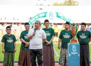 Wagub Taj Yasin Maimoen menyaksikan pertandingan final ajang Football Santri 2026 di Kabupaten Kendal, Kamis (22/10/2026). (Foto: Pemprov Jateng)