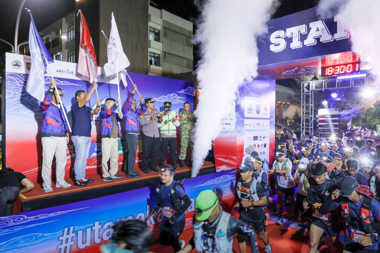 Sekda Jawa Tengah Sumarno dalam gelaran Slamet Trail Run 2026 di Guci, Kabupaten Tegal, Sabtu (24/10/2026). (Foto: Dok. Humas Pemprov Jateng)