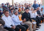 Sekda Jateng Sumarno mendampingi Wapres Gibran Rakabuming dalam dialog bersama nelayan di TPI Tegalkatilayu, Cilacap, Senin (26/10/2026). (Foto: Dok. Humas Pemprov Jateng)