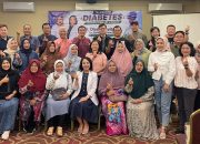 Narasumber dan para peserta acara temu wicara berfoto bersama setelah kegiatan.