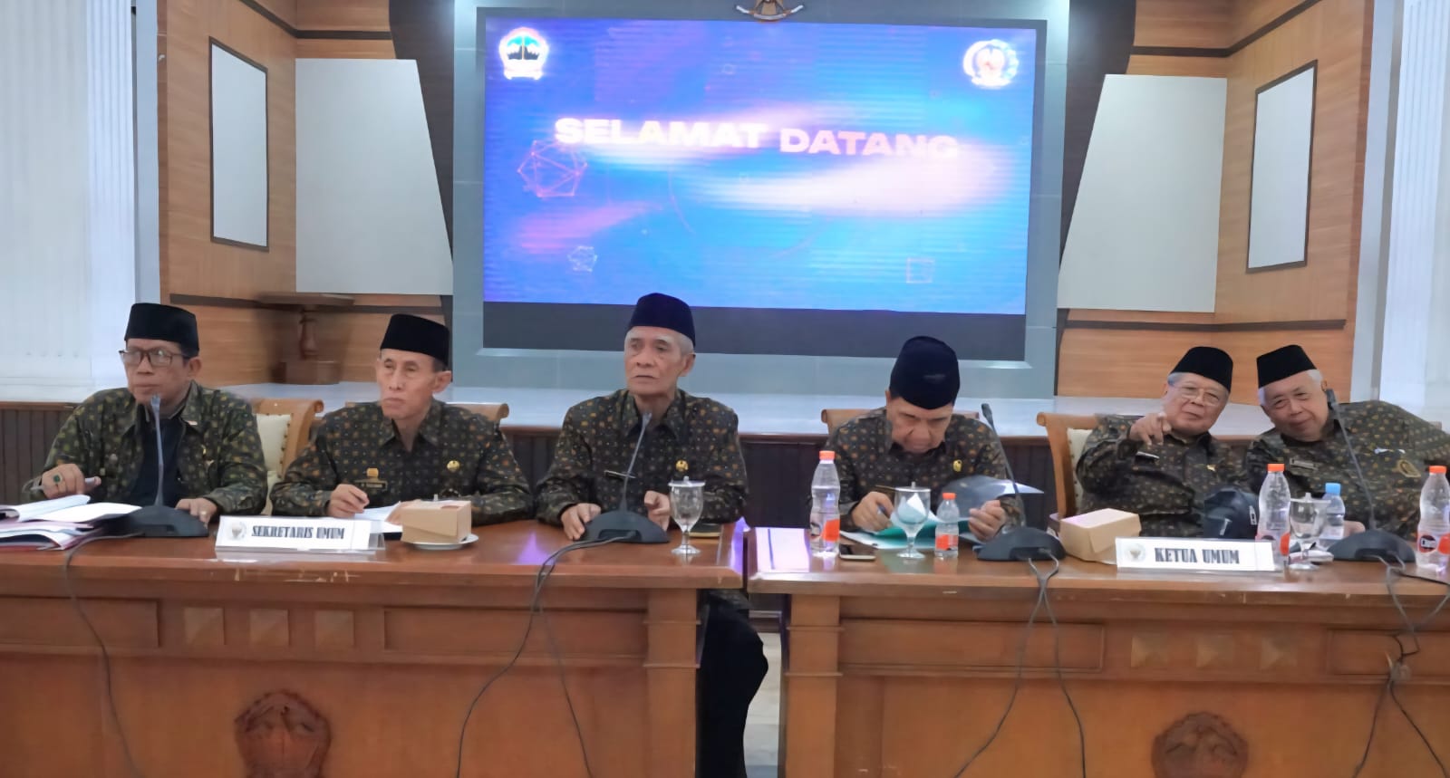 Iwan Leksono (paling kiri) saat memimpin Rakerda DHD BPK 45 Jateng.